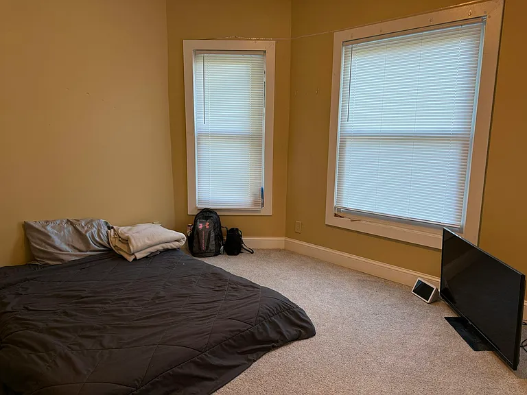 409 E Porter St — Photo 15