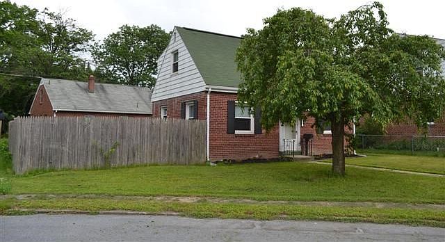 2nd image of 3921 Kingsley Dr