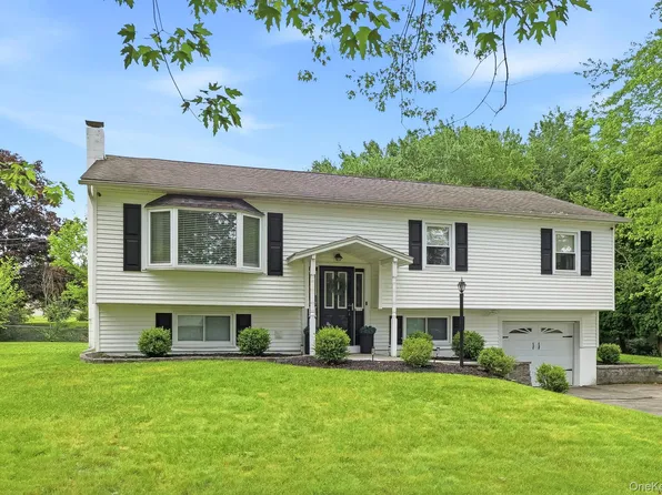 1 Craig Place, Wappingers Falls, NY 12590