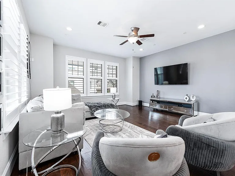 11027 Acorn Falls Dr — Photo 5