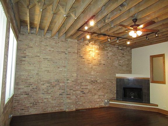 4th image of 1742 N Winchester Ave APT 102