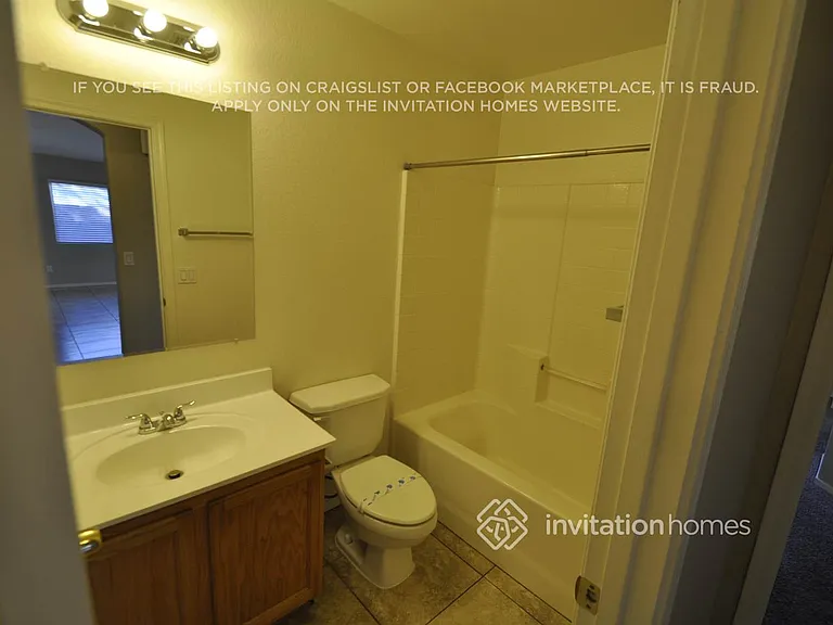 12732 W Voltaire Ave — Photo 13