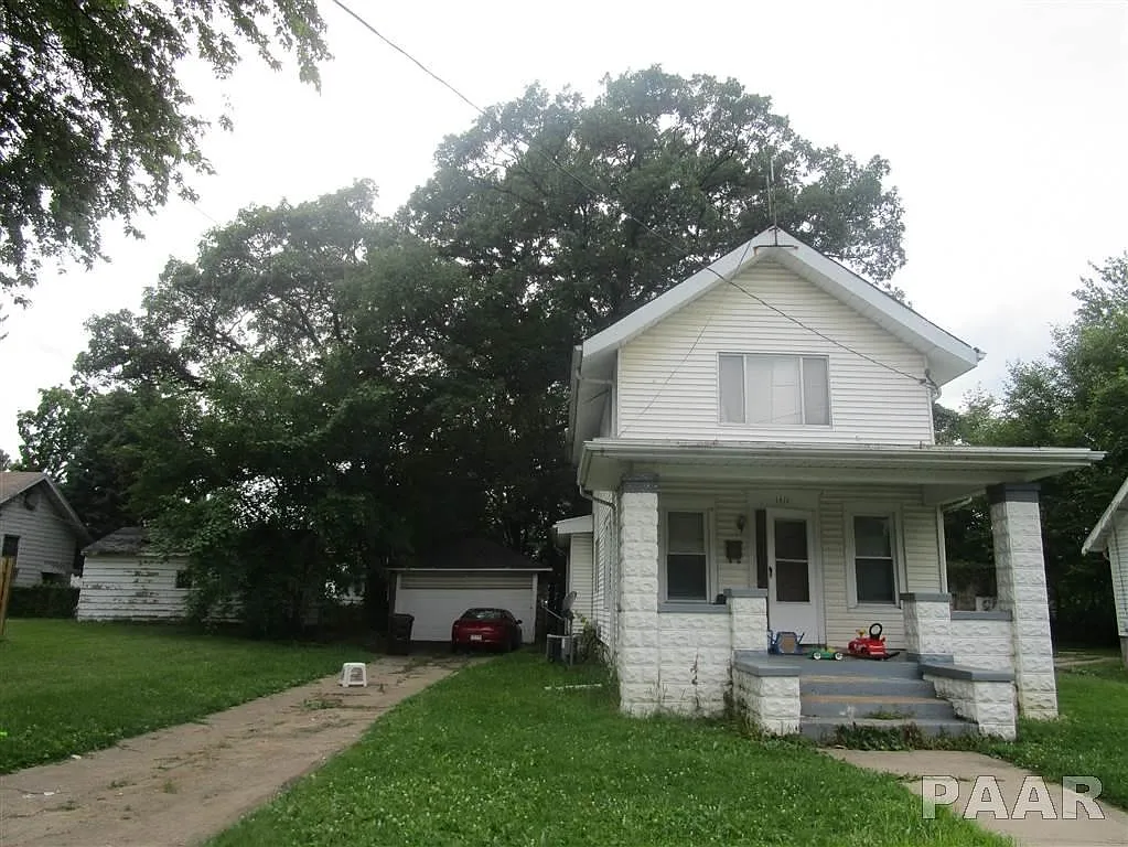 1411 N Broadway St photo 1