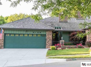 5128 Raven Oaks Dr, Omaha, NE 68152