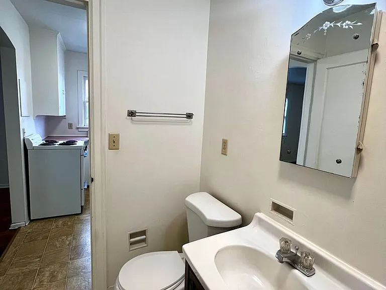 207 S 9th Ave — Photo 9
