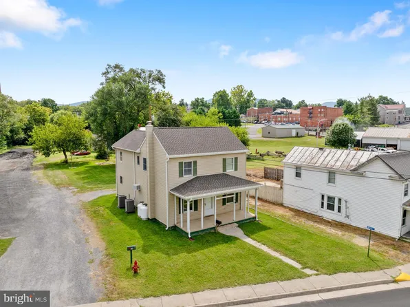 66 N Broad St, Luray, VA 22835