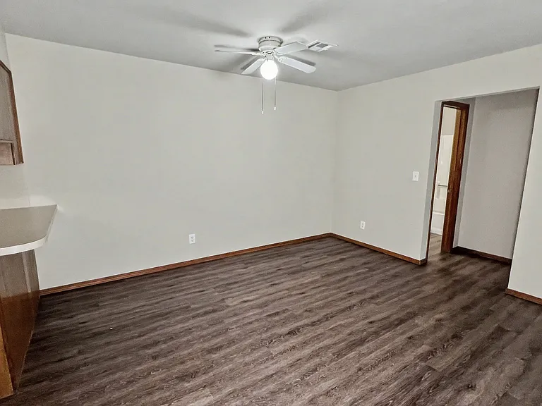 1231 Turner Pl — Photo 5