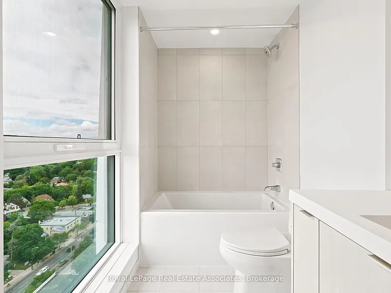 25 Cordova Ave #1812 — Photo 20