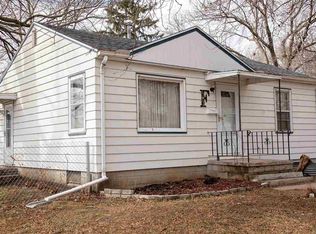 1504 W 3rd St, Cedar Falls, IA 50613