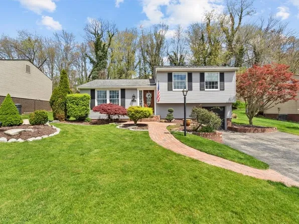 3075 Piney Bluff Dr, South Park, PA 15129