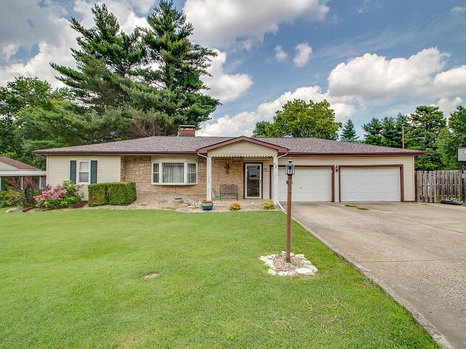 1st image of 67 N Circle Dr