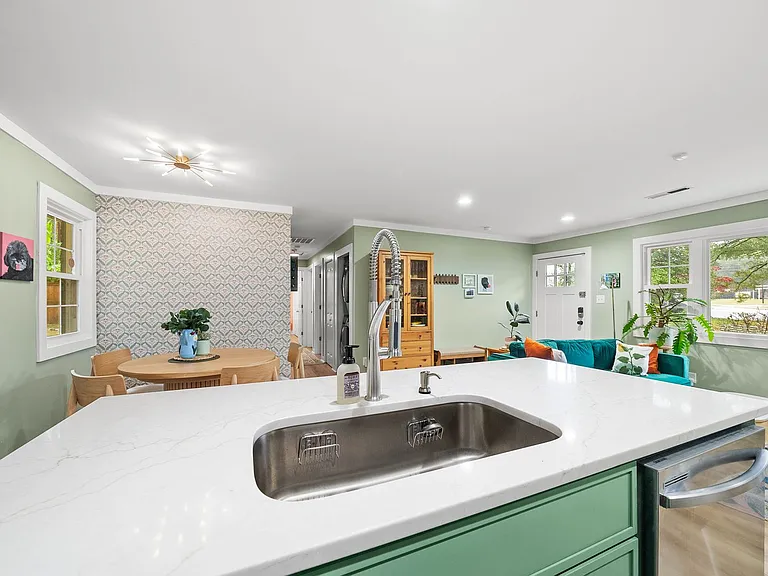 1002 Bacon St — Photo 12
