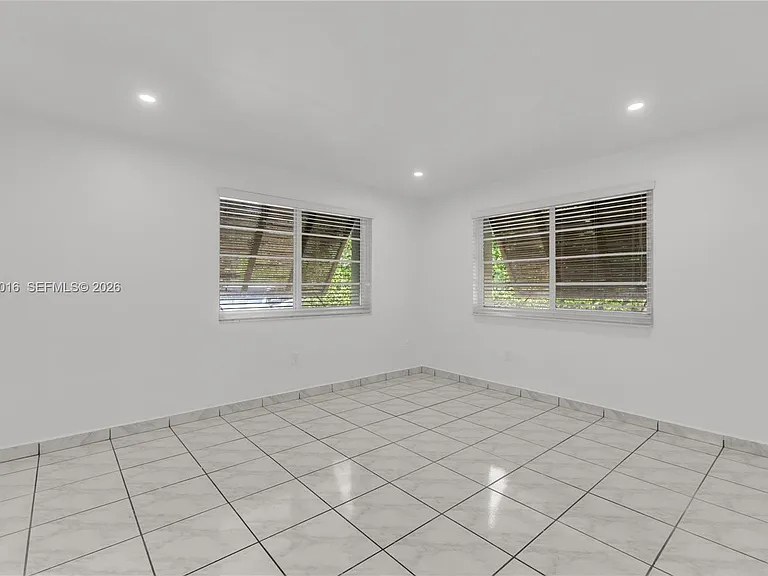 9354 SW 77th Ave #I1 — Photo 40