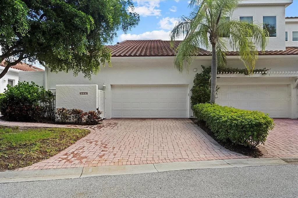 3 bed, 3.5 bath, 3101 sqft, $11,500 — Photo 2