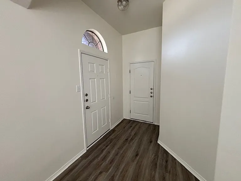8135 Tierra Del Sol Rd — Photo 3