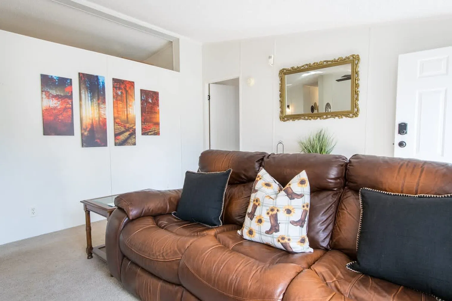 3 bed, 2.0 bath, $3,843 — Photo 4