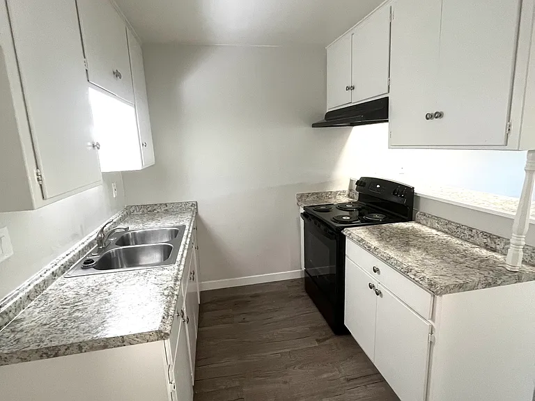 VILLA SANTA FE APARTMENTS — Photo 25