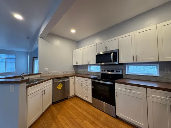 11219 3rd Ave E, Tacoma, WA 98445