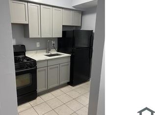 5324 C St SE #101, Washington, DC 20019