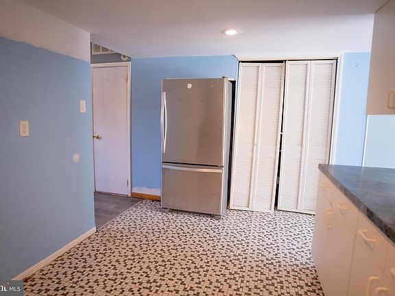 4th image of 9828 Bonner St