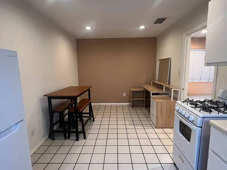 1513 N Catalina St #A — Photo 10