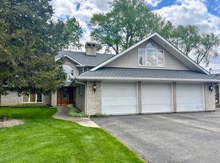 2401 Fairview Ave, Johnsburg, IL 60051