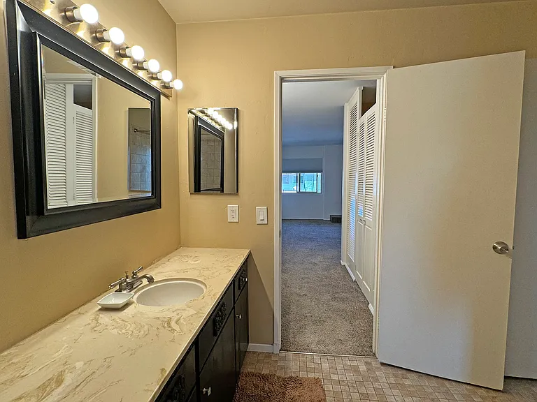 3218 Loma Riviera Dr — Photo 23