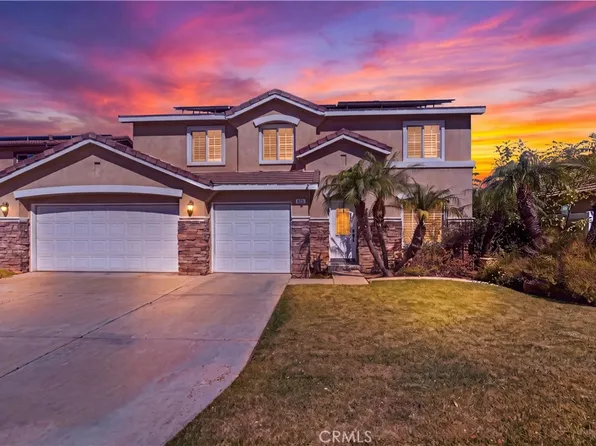 825 Derby St, Corona, CA 92882