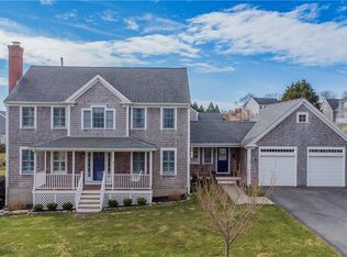 75 Prospect Ln, Portsmouth, RI 02871