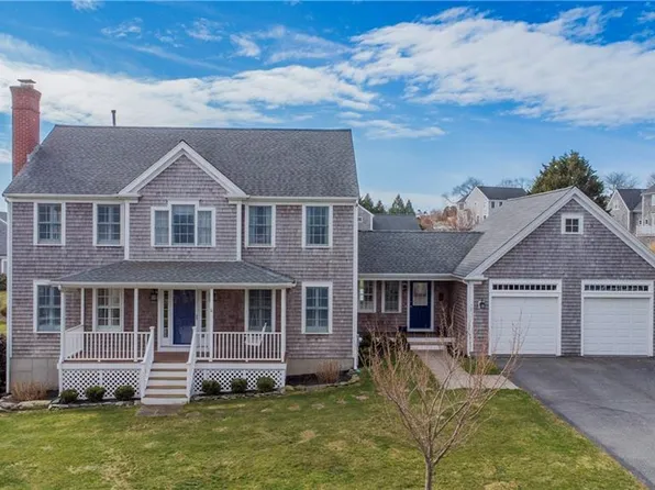 75 Prospect Ln, Portsmouth, RI 02871