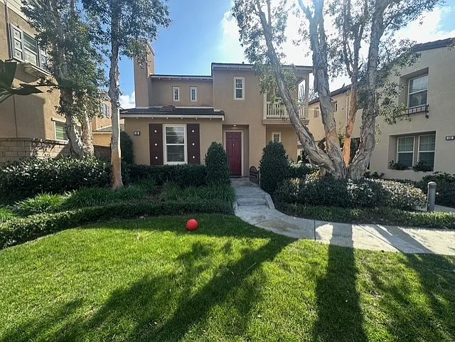 4 bed, 2073 sqft, $5,900 — Photo 1