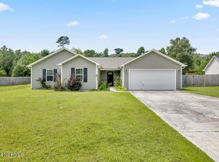 217 Loren Rd, Hubert, NC 28539