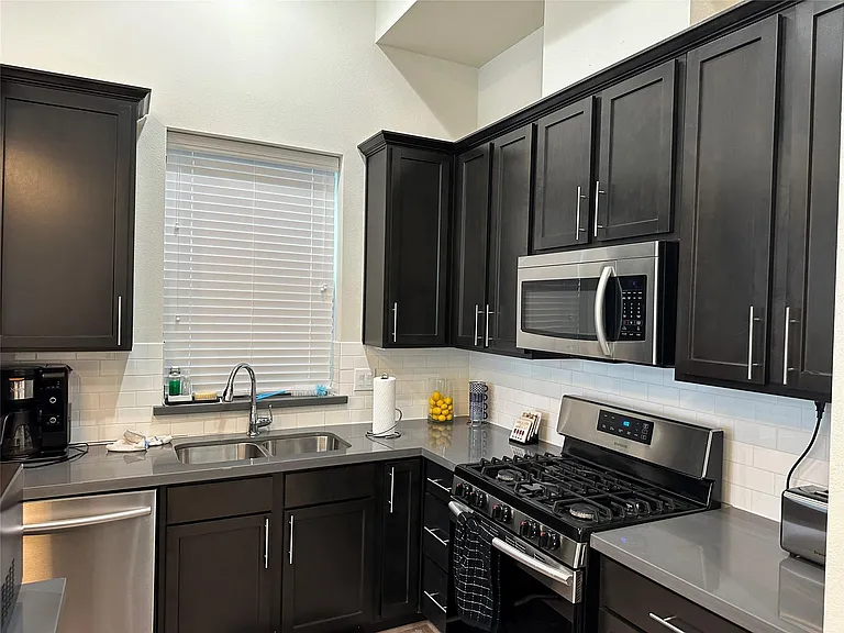 2616 Riverside Dr #B — Photo 8