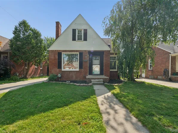 2745 21st St, Wyandotte, MI 48192