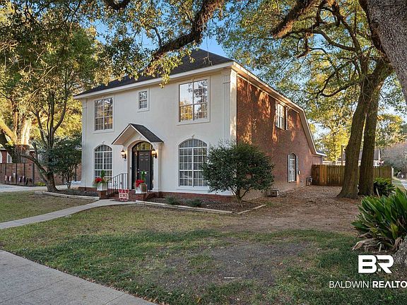 3rd image of 1825 Spring Hill Ave