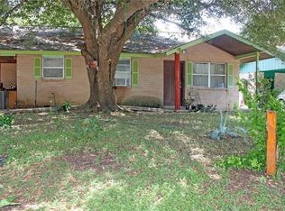 1007 Mimosa Dr, Lockhart, TX 78644