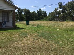 613 E Davis St, Conroe, TX 77301