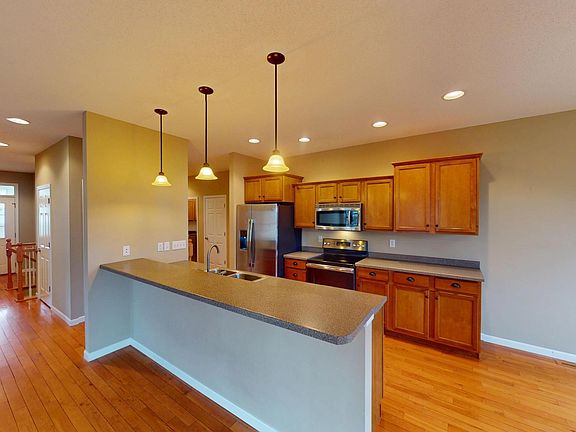 5th image of 807 Maple Shade Dr