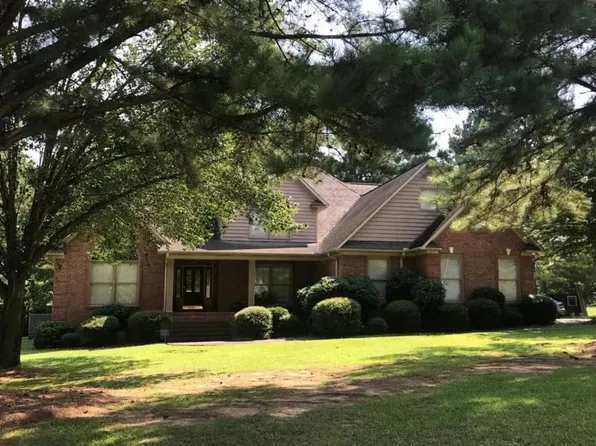 311 Roseland Dr, Rainbow City, AL 35906