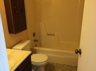 950 5th St APT D, Michigan Center, MI