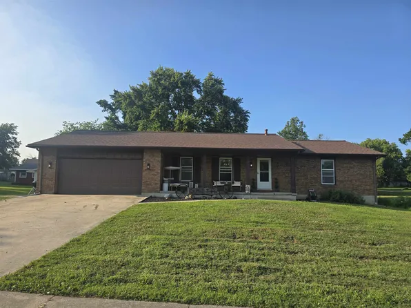 705 E Main St, Augusta, IL 62311