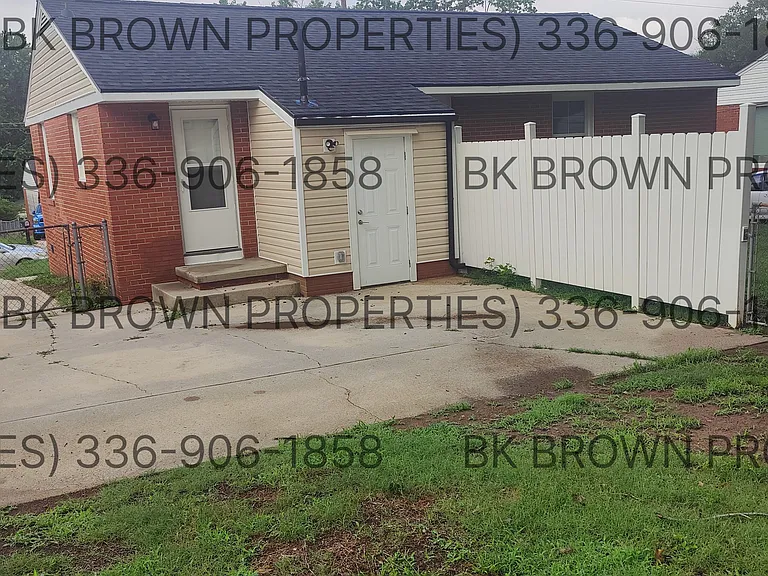2115 Friends Ave — Photo 19