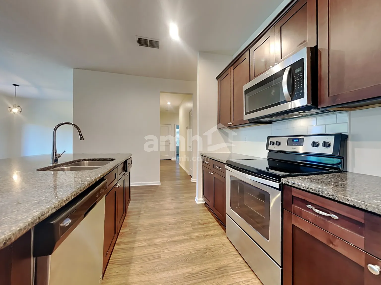 4 bed, 2.0 bath, 1772 sqft, $2,035 — Photo 3