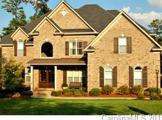 2003 Climbing Rose Ln, Matthews, NC 28104