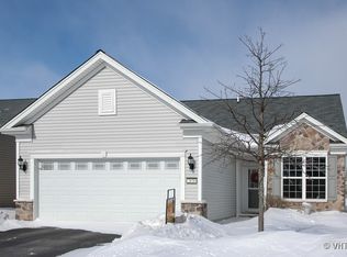 2830 Beacon Point Cir, Elgin, IL 60124