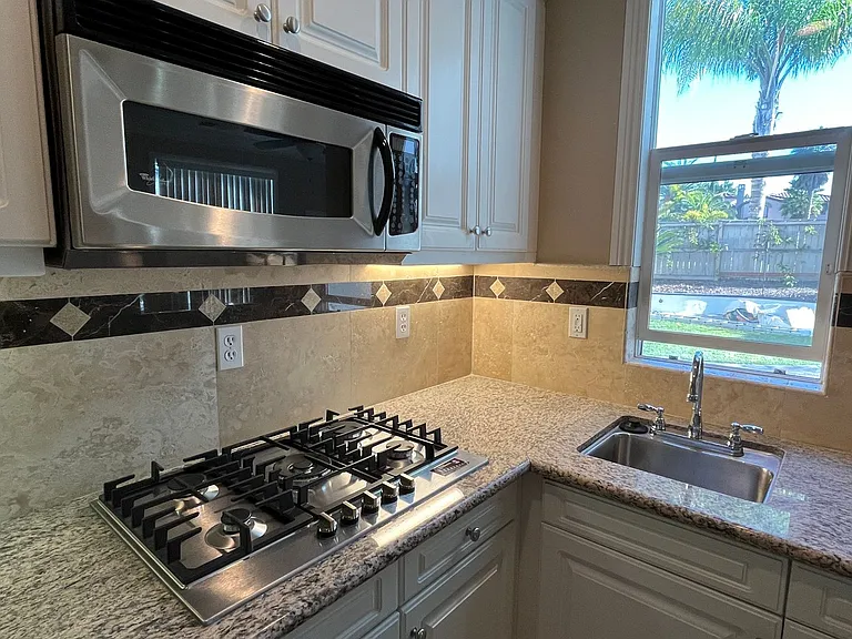 1033 White Alder Ave — Photo 6