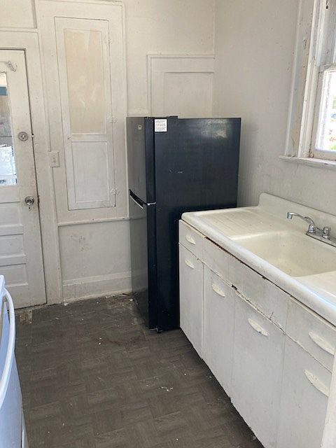 1st image of 720 6th St NW #4
