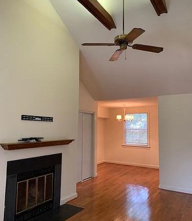 4th image of 2411 Arlington Blvd APT 202