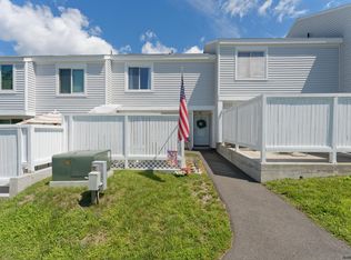 1802 Rockport Ct, East Greenbush, NY 12061