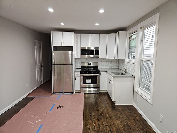 4th image of 909 Elton St Floor 1